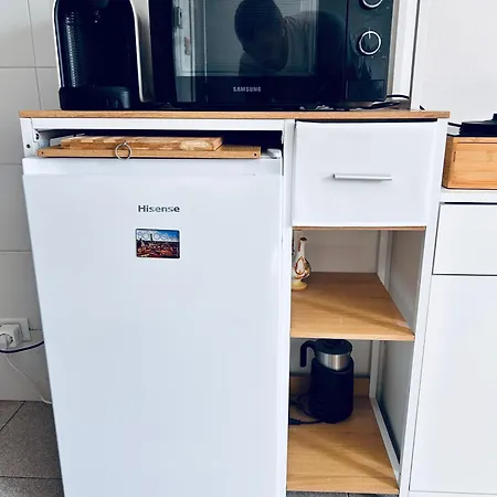 Accogliente Vicino Al Centro E Fiera Апартаменты *